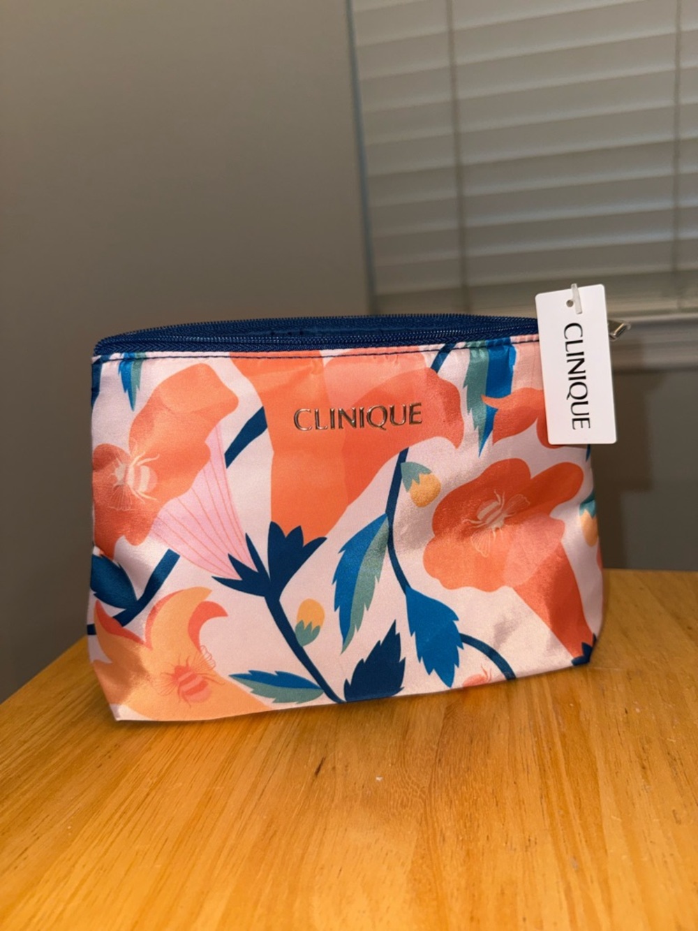 NWT New Clinique Spring Floral Makeup Cosmetic Bag - Coral, Pink, Navy & Teal 🧡